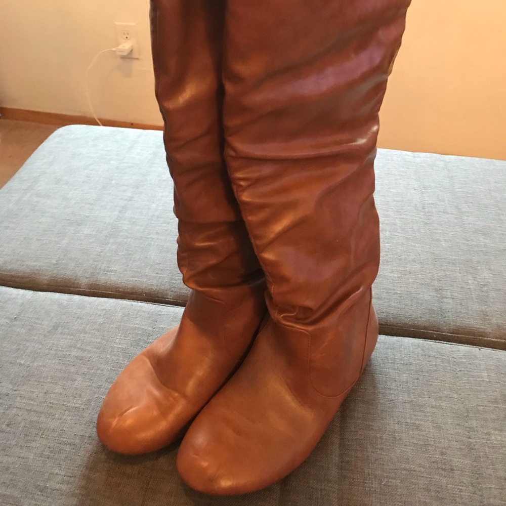 Women’s knee high camel boots sz 10